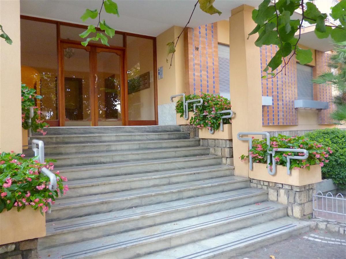 Angelina Suite B&B - Sorrento Centro Exterior foto